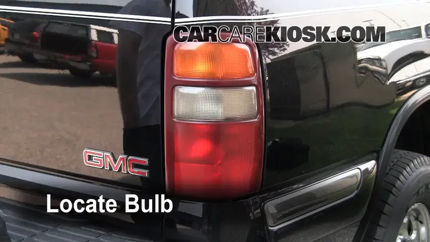 2002 GMC Yukon XL 2500 SLT 8.1L V8 Lights